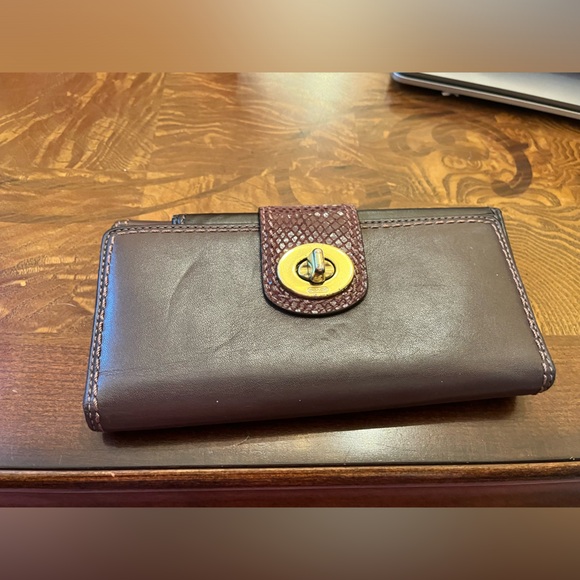 Coach Wallet, leather, Brown, w toggle bolt  **Lowest price ** - Picture 10 of 10